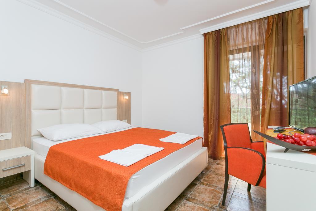 Milan'S Apartments スヴェティ・ステファン エクステリア 写真