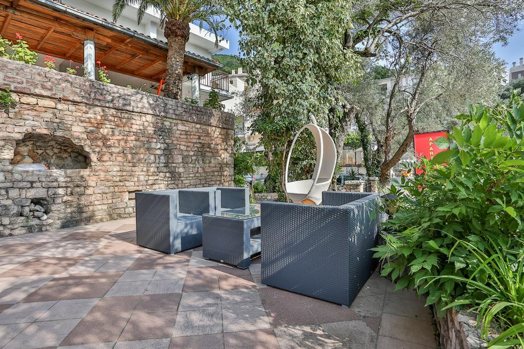 Milan'S Apartments スヴェティ・ステファン エクステリア 写真